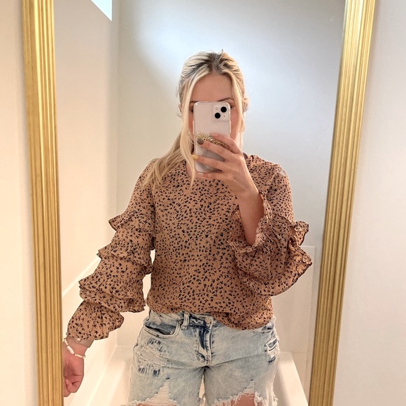 Ruffle long sleeve blouse muted - Picture 3 of 7